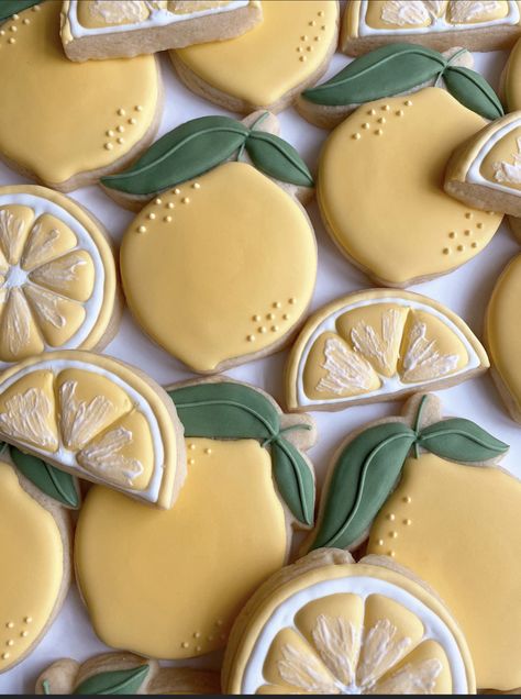 Lemon Sugar Cookies Decorated, Lemon Cookies Decorated, Fruit Sugar Cookies, Royal Frosting, Summer Sugar Cookies, Summer Cookie, Lemon Themed Bridal Shower, Cookie Corner, Cookie Decorating Icing