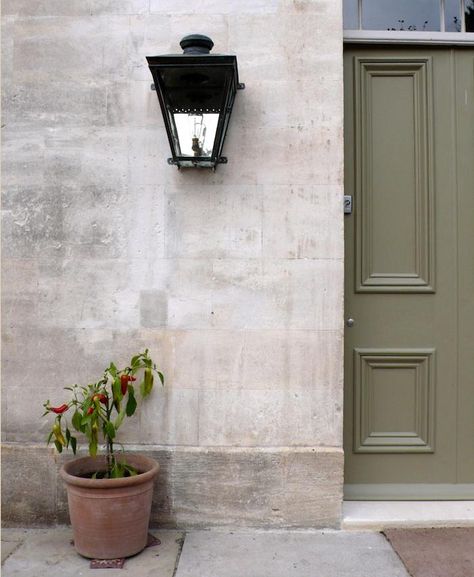 A door with no information in England is a door which probably belongs to: a) someone very grand, whose address is possibly "xx Hall, in the County of xx" or b) a person who has posted all the relevant information at the top of the drive, so why repeat it. Olive Green Front Door, Green Front Door, Orange Front Doors, Palette Wall, Green Front Doors, Ranch House Exterior, Blue Front Door, Red Front Door, Black Interior Doors