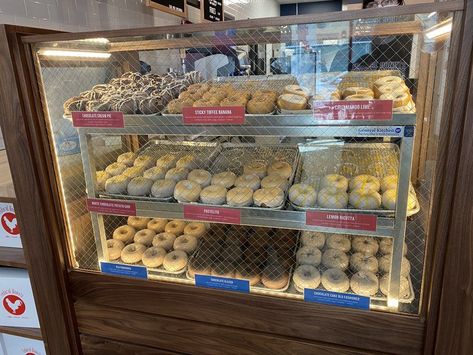 Federal Donuts Croissant Donut, Cream Filled Donuts, Dozen Donuts, Donut Shops, Donut Flavors, Best Donuts, Bavarian Cream, Doughnut Shop, Vegan Donuts