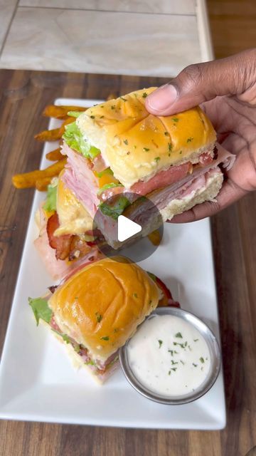 Desha Jordan on Instagram: "Club Sliders!! #foodie #food #reels #tasty #mealsbydesha #lunch #clubsliders" Club Sandwich Sliders, Quick And Easy Party Snacks Finger Foods, Family Reunion Food Ideas, Club Sliders, Fried Green Tomatoes Recipe Easy, Jordan Original, Party Sliders, Sliders Recipes, Club Sandwich Recipes