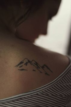 I want something like this but of Mt. McKinley Berg Tattoo, Tattoo Mountain, Mountain Range Tattoo, Wrist Tattoos For Women, Mountain Tattoo, Cross Tattoo, Trendy Tattoos, Skin Art, Piercing Tattoo