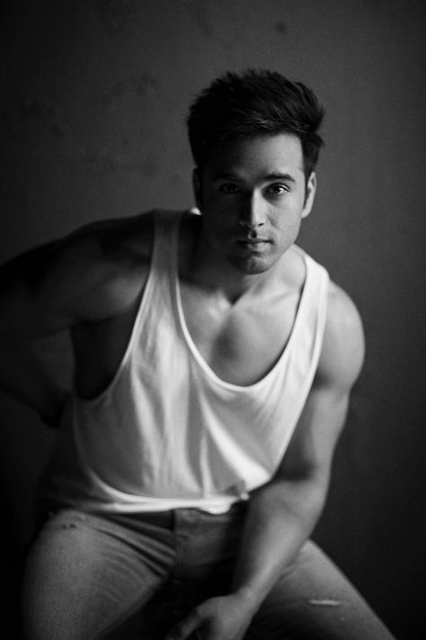 Mar jawaa pulkit smarat  te Pulkit Samrat, Aamir Khan, Bollywood Actors, Beautiful Roses, Photo Shoot, Actors & Actresses, Wattpad, Actresses, Actors