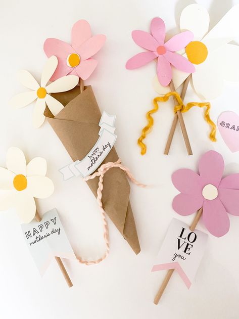 Mothers Day Crafts Preschool, Mothers Day Cards Craft, Easy Mother's Day Crafts, Diy Mother's Day Crafts, Mother's Day Activities, Mothers Day Crafts For Kids, Paper Flowers Craft, Paper Flower Bouquet, Mothers Day Flowers