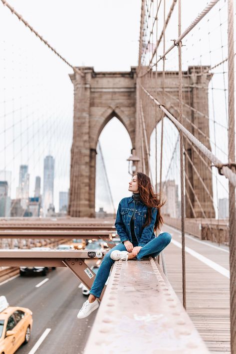 Girl on Brooklyn Bridge Brooklyn Bridge Poses, Brooklyn Bridge Photo Ideas, Bridge Pictures Ideas, Bridge Photoshoot Ideas, Bridge Photoshoot Photo Ideas, Brooklyn Bridge Photoshoot, Brooklyn Bridge Picture Ideas, Brooklyn Photoshoot, Brooklyn Bridge Pictures