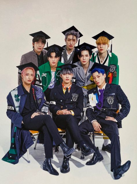 Ateez Graduation, Ateez Graduation Cap, Ateez Scans, Hongjoong Seonghwa Yunho, Wooyoung Jongho, Yunho Yeosang, Hongjoong Seonghwa, Graduation Caps, Group Pictures