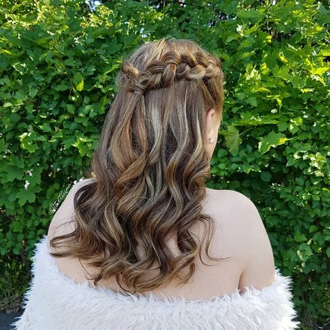 Duch Braids Half Up Half Down, Half Up Half Down Dutch Braid, Dutch Braid Half Up Half Down, French Braid Half Up Half Down, Confirmation Hairstyles, Hair Styles Design, Trendy Haircuts For Long Hair, Dutch Braid Half Up, Girls Hair Styles