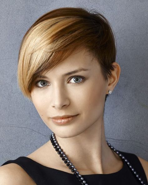 20 Stunning Long Pixie Hairstyles For Women To Try Messy Pixie, Curly Lob, Long Pixie Hairstyles, Singer Fashion, Long Pixie Cuts, Asymmetrical Pixie, Fall Hair Trends, Long Pixie, Round Face Shape