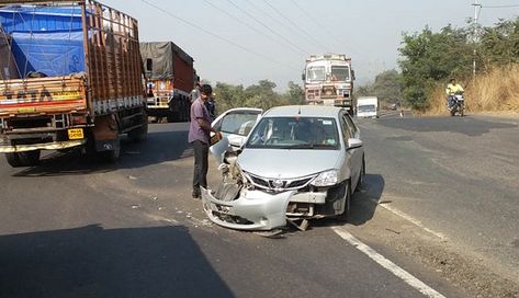 Despite of the fact that India is one of the biggest car markets in the world and stands 3rd among the countries having a large road network, but, unfortunately, at the same time, it also has a darker side, which is not less than a curse for the Indian roads. Indian Road, Driving Practice, Road Accident, Personal Injury Claims, Window Breaker, Traffic Signal, Emotional Photography, Driving Photography, Big Car