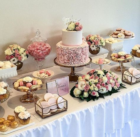 Coquette Dessert Table, Bridgerton Dessert Table, Wedding Dessert Table Ideas Simple, Vintage Wedding Candy Bar, Coquette Party, Bridal Shower Desserts, Baby Shower Dessert Table, Candy Bar Wedding, Baby Shower Vintage