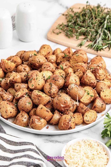 Crispy Oven Roasted Baby Potatoes (Roasted Mini Potatoes) – Savoring The Good® Creamy Mini Potatoes, Oven Roasted Petite Potatoes, Roasting Mini Potatoes In Oven, Roasted Baby Yukon Gold Potatoes Oven, Oven Mini Potatoes, Mini Potatoes Roasted, Roasted Tiny Potatoes In Oven, Roasted Little Potatoes In Oven, Mini Roasted Potatoes In Oven