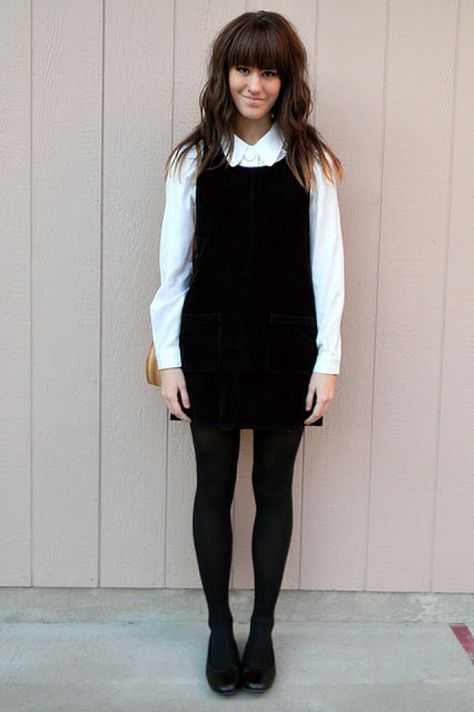 5de7f232e900b57cd6de2e9ffd2744d8 Black Jumper Outfit, Pinafore Dress Outfit, Jumper Dress Outfit, Black Jumper Dress, Jumper Outfit, Black Jumper, White Button Down, 가을 패션, Work Attire