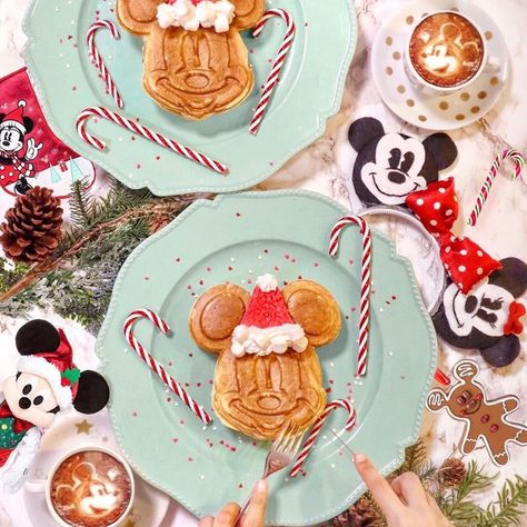 Mickey Shaped Food on Instagram: “°o° Happy Mickey Waffle Wednesday!🎅🏻How incredibly cute are these Santa Mickey Waffles?! Is it beginning to look a lot like Christmas in…” Mickey Breakfast, Mickey Shaped Food, Mickey Waffle, Disney At Home, Mickey Waffles, Disney Necklace, Christmas Mickey, Disney Treats, Disney Bracelet