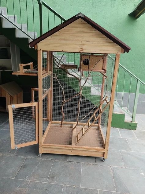 Natural Bird Cage, Baby Squirrel Care, Diy Parrot Toys, Diy Bird Cage, Bird Cage Design, Backyard Animals, Pet Bird Cage, Large Bird Cages, Bird Stencil