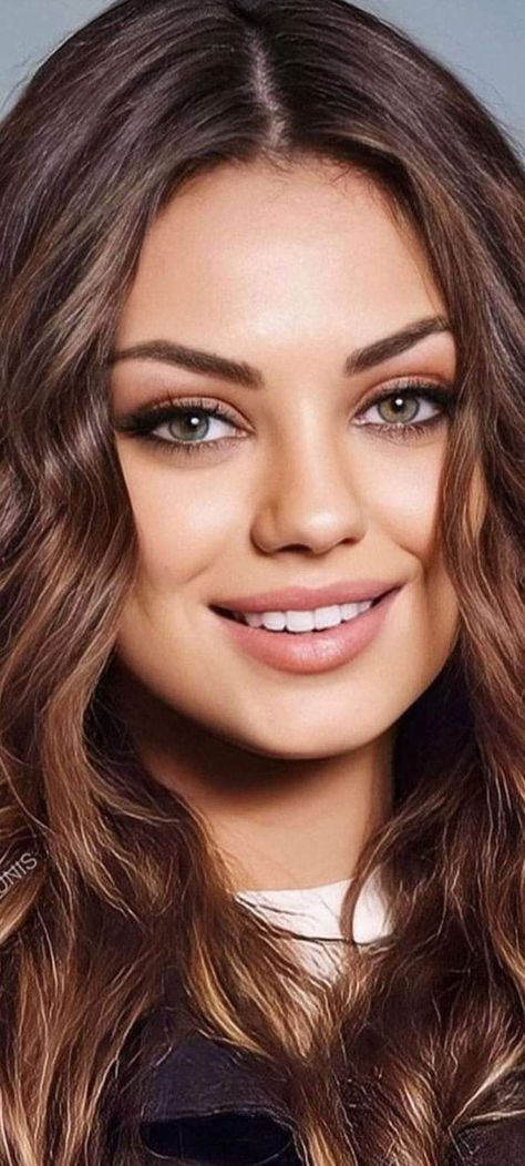 Mila Kunis Eyes, Mila Kunis Makeup, Mila Kunis Photoshoot, Mila Kunis Hair, Mila Kunis Style, Celebrity Inspired Outfits, Event Makeup, The Perfect Girl, Mila Kunis