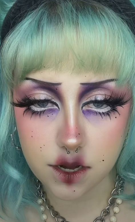 Glitter Goth Makeup, Colorful Alt Makeup, Goth Valentines Makeup, Pastel Purple Makeup, Pastel Goth Makeup Looks, Funky Makeup Creative, Colorful Goth Makeup, Blue Goth Makeup, Purple Goth Makeup