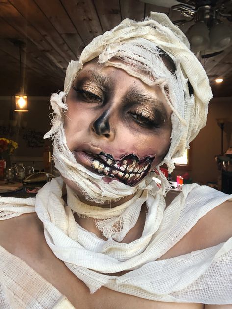 Zombie Mouth Makeup, Zombie Gore Makeup, The Mummy Halloween Costumes, Scary Mannequin Head Halloween, Halloween Spooky Makeup, Mummy Costume Makeup, Mummy Make Up, Halloween Mummy Makeup, Mummy Makeup Halloween