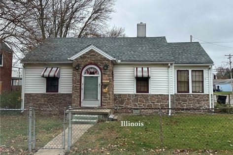 c.1940 Cheap House For Sale in Illinois $53K - Old Houses Under $50K Cheap Houses For Sale, Cheap House, Paris Markets, Cheap Houses, Gas Water Heater, Sims Building, Two Car Garage, Starter Home, Corner Lot