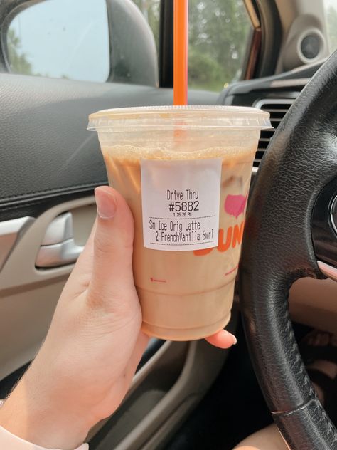 Dunkin Donuts Iced Coffee Recipe, Best Dunkin Donuts Drinks, Dunkin Donuts Coffee Drinks, Coffee Dunkin, Dunkin Drinks, Dunkin Iced Coffee, Dunkin Coffee, Dunkin Donuts Iced Coffee, Coffee Recipes Starbucks