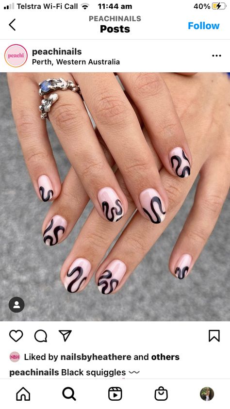 Wavy Nail Design, Abstract Line Nail Art, Squiggle Nails, Black White Nails, Swirl Nails, Line Nail Art, Scribble Art, Minimalist Nail Art, Lines On Nails