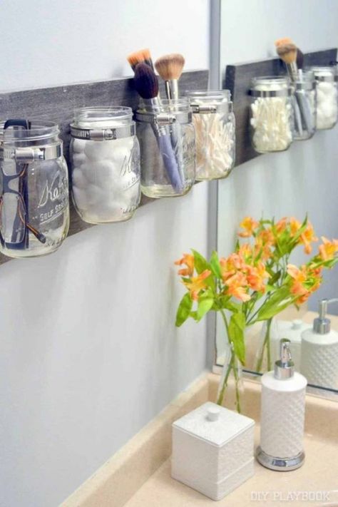 30 Cheap Bathroom Organization Hacks That'll Instantly Transform Your Space ขวดโหล Mason Jar, Mason Jar Organization, Koti Diy, Diy Playbook, Smart Tiles, Decor Ikea, Interior Vintage, Jar Diy, Mason Jar Diy