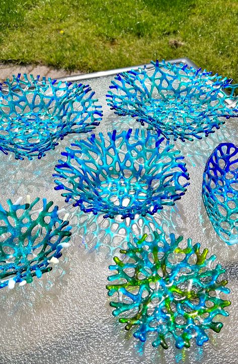 Ocean Glass Art, Fused Glass Bowls Pattern, Fused Glass Coral, Fused Glass Ideas, Fused Glass Beach, Resin Bowls, Fused Glass Plates Bowls, Bead Wall, Coastal Ideas