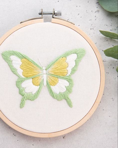 Embroidery Patterns Butterfly, Butterfly Embroidery Pattern, Embroidery Stitches For Beginners, 2023 Embroidery, Spring Embroidery, Ornament Embroidery, Fall Embroidery Designs, Embroidery Butterfly, Halloween Embroidery Designs