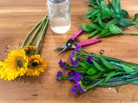 HOW TO MAKE A SIMPLE MASON JAR FLOWER ARRANGEMENT | Everyday Laura Mason Jar Flower Arrangements Simple, Jar Flower Arrangements, Jar Arrangements, Mason Jar Flower Arrangements, Mason Jar Arrangements, Different Kinds Of Flowers, Arranging Flowers, Happy Jar, Mason Jar Flowers