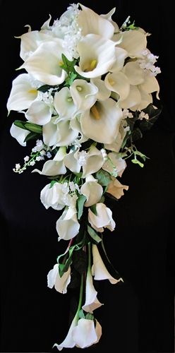 Calla Lily Bridal Bouquet Cascading, Calls Lily Bouquet, Modern Bridal Bouquet Unique, Bridal Bouquet Lilies, Calla Lily Wedding Bouquet, Cascade Wedding Bouquet, Lily Bridal Bouquet, Calla Lily Bridal, Calla Lily Wedding