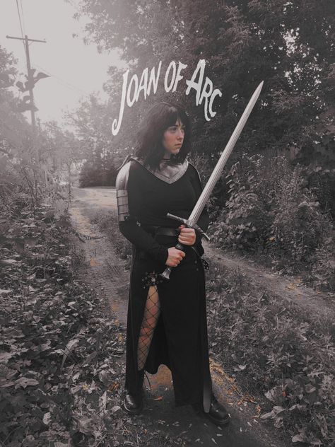 Diy cosplay Joan Of Arc Cosplay, Joan Of Arc Costume Diy, Amazon Armor, Joan Of Arc Costume, Diy Cosplay, Romantic Goth, Joan Of Arc, Costume Diy, Cosplay Diy