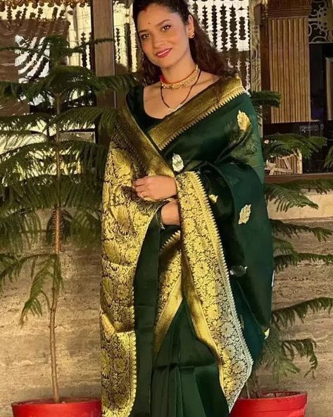 Green Brocade Saree With Dupatta, Green Banarsi Saree, Green Brocade Saree For Festivals, Bottle Green Banarasi Saree, Green Banarasi Silk Saree With Border, Pure Banarasi Silk Sarees, Ankita Lokhande, Banarsi Saree, Wedding Saree Collection