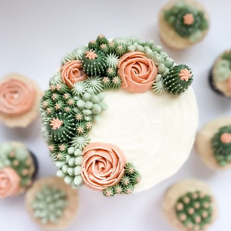 Buttercream Succulents, Love Encouragement, Succulent Cupcakes, Succulent Cake, Cactus Cake, Cupcake Cake Designs, Cake Decorating Designs, Friends Instagram, Cute Desserts