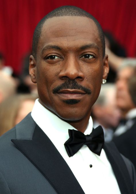 Eddie Murphy | Biography, Movies ... American Humor, Art Investment, Eddie Murphy, Black Actors, Best Supporting Actor, Actrices Hollywood, Jennifer Hudson, Celebrity Portraits, Time Lords