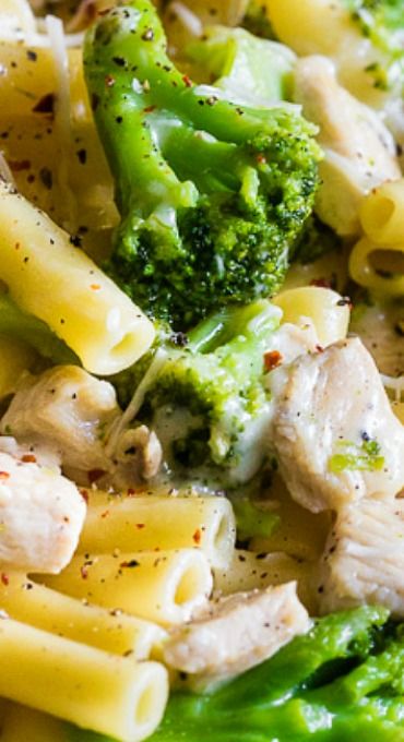 Chicken Broccoli Ziti, Chicken Ziti, Pasta Broccoli, Chicken Broccoli Pasta, Broccoli Chicken, Chicken And Broccoli, Crowd Pleasing Recipes, Broccoli Pasta, Parmesan Sauce