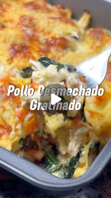 Alejo Silva | Degustando | Foodie on Instagram: "👨🏻‍🍳RECETA: POLLO DESMECHADO GRATINADO

📌Ingredientes:

1. Pollo
2. Espinaca
3. Cebolla blanca
4. Pimentón rojo
5. Queso mozzarella y parmesano
6. Sal, pimienta, ajo en polvo, páprika
7. Aceite y mantequilla 

#recetasfaciles #recetasconpollo #recetasrapidas #recetas #cocinaconamor" Pollo Mechado, Casseroles, Chicken, On Instagram