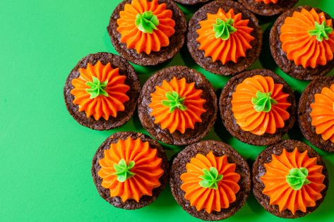 Turkey Brownies, Thanksgiving Brownies, Easy Dessert Idea, Thanksgiving Baking, Pumpkin Brownies, Cupcake Icing, Brownie Bites, Holiday Food, Easy Dessert