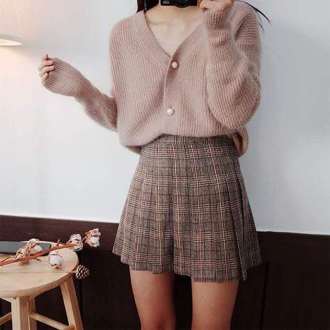 #kfashion, #ootd Skirt Outfits Korean, Moda Ulzzang, Outfit Ideas Korean, Twins Fashion, Outfit Korean, Rock Outfit, Korean Fashion Trends, Cute Fall Outfits, Mode Inspo