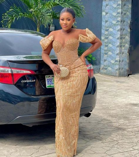 Trendy Asoebi Styles, Lace Styles For Wedding Guest, Lace Asoebi Styles, Latest Lace Styles, Latest Asoebi Styles, Lace Styles For Wedding, Aso Ebi Lace Styles, Lace Dress Classy, Latest Aso Ebi Styles