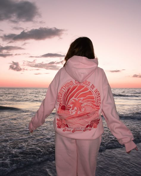 sunsets & sweatsets szn 🌸💗 @pinkpalmpuff Cute Hoodie Ideas, Hoodies For School, Everything Comes In Waves, Hoodie Photoshoot, Sibling Core, Jesus Basketball, Life Is Not Fair, Puff Hoodie, Trending Things