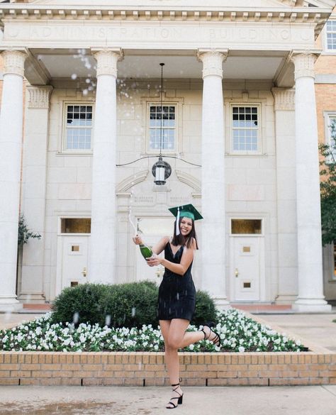 Unt Graduation Party, Unt Graduation Pictures, Outdoor Graduation Photoshoot Ideas, Unt Graduation, High School Photoshoot, School Photoshoot Ideas, Photography Poses Outdoor, College Photoshoot, Pic Pose Ideas