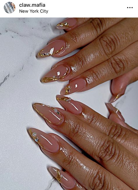 Acrylic Nails Almond Shape, Oval Nails Designs, Gold Chrome Nails, Chrome Nails Designs, Work Trip, Drip Nails, Flower Nail Designs, Simple Acrylic Nails, Almond Nails Designs