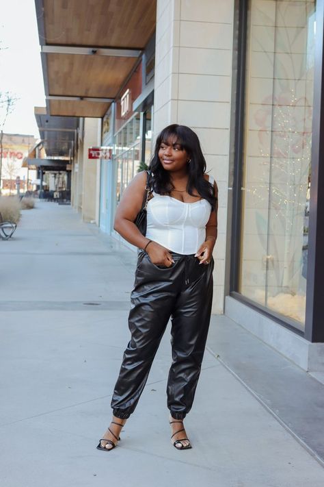 White Corset Top Outfit, Corset Top Outfit Classy, Leather Joggers Outfit, Joggers Outfit Fall, Black Leather Pants Outfit, Corset Top Outfit, White Corset Top, Leather Pants Outfit, Midsize Fashion