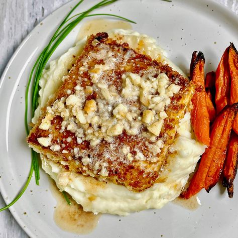 Macadamia Nut Crusted Halibut, Macadamia Crusted Mahi Mahi, Macadamia Crusted Halibut, Halibut Recipes Baked, Seafood Cuisine, Crusted Halibut, Halibut Recipe, Halibut Recipes, Cycle Syncing