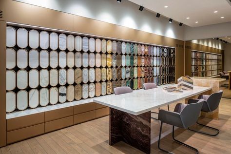 Design Center Showroom, Atelier Design, Showroom Decor, Retail Store Interior Design, Marble Furniture, Showroom Display, Showroom Interior Design, Tile Showroom, Interior Design Consultation