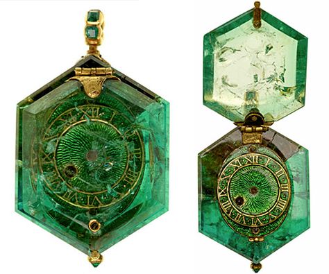 Huge Trove of 16th and 17th Century Jewels Unearthed 101 Years Ago by Demolition Workers Goes on Display at the Museum of London – The Jeweler Blog Cheapside Hoard, 17th Century Jewelry, Emerald Watch, Museum Of London, Smart Tiles, Emerald Crystal, Watch Set, London Museums, Art Ancien