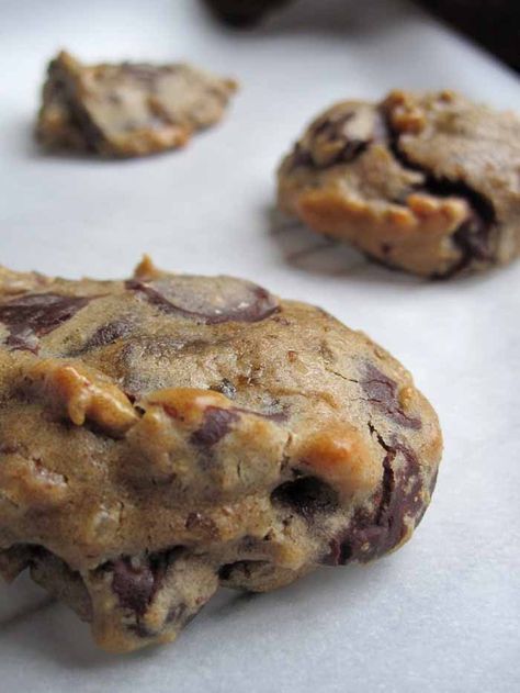 IMG_0038 Paleo Chocolate Chip Cookies, Paleo Cookies, Sans Gluten Sans Lactose, Paleo Sweets, Paleo Chocolate, Healthier Eating, Chip Cookie Recipe, Healthy Sweets Recipes, Cookies Recipes