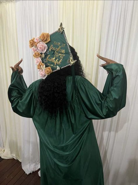 graduation black girl, graduation aesthetic, graduation outfit ideas, graduation pictures, graduation aesthetic Graduation Dresses With Black Cap And Gown, Green Graduation Aesthetic, Graduation Girl Aesthetic, Green Graduation Gown And Cap, Green Cap And Gown Graduation Outfits, Graduation Hairstyles With Cap Black, Graduation Black Women, Graduation Dress Green, Green Cap And Gown