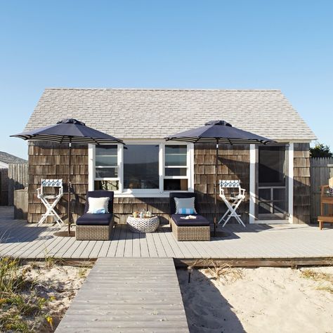 Get Inspiration for Your Tiny Space From This Amazing Rustic Beach Cottage Reno Rustic Beach Cottage, Tiny Beach Cottage, Small Beach Cottages, Small Beach Cottage, Dark Beach, Coastal Cottage Style, Cottage By The Sea, Tiny Space, Beach Cottage Style