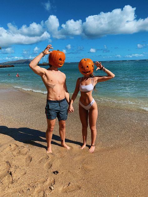 Fall On The Beach, Fall At The Beach, Halloween Beach, Fall Beach, Spooky Fall, Trending Tiktok, Fall Session, Beach Date, Pumpkin Head