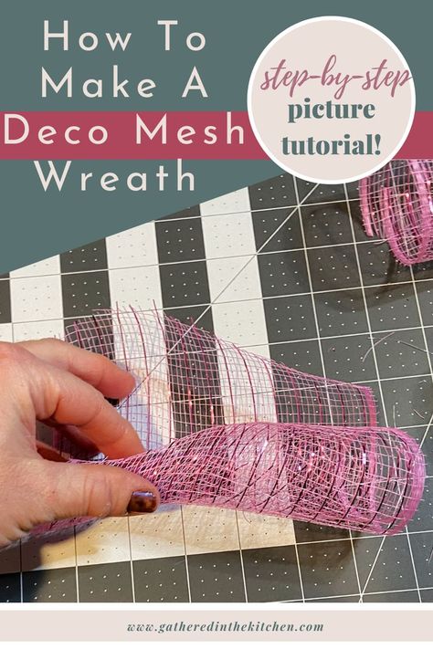 How to make a mesh wreath step by step with pictures Easy Mesh Wreath, Deco Mesh Christmas Wreaths Diy, Tulle Wreath Diy, Decorative Mesh Wreaths, Ribbon Wreath Diy, Deco Mesh Crafts, Making Mesh Wreaths, Burlap Wreath Tutorial, Mesh Ribbon Wreaths