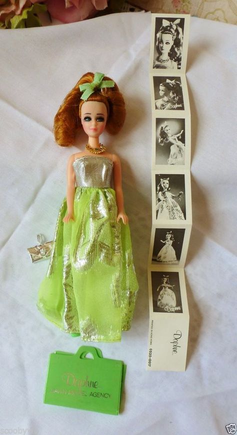 Dawn Dolls 1970s Originals, Crissy Doll, Dawn Dolls, Vintage Board Games, Dolls Vintage, Modeling Agency, Living Dolls, Doll Fashion, Childhood Toys